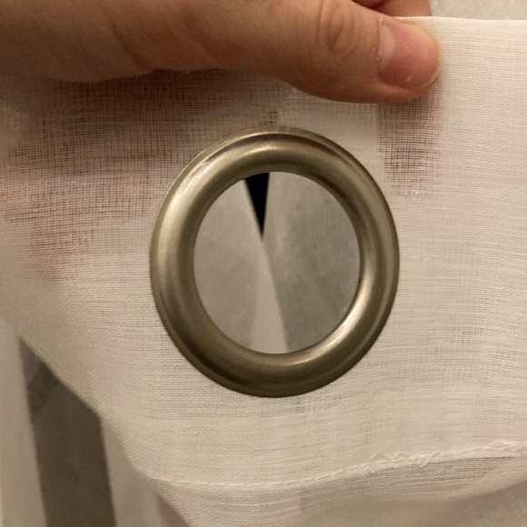 Two matching curtains like new - Picture 4 of 5